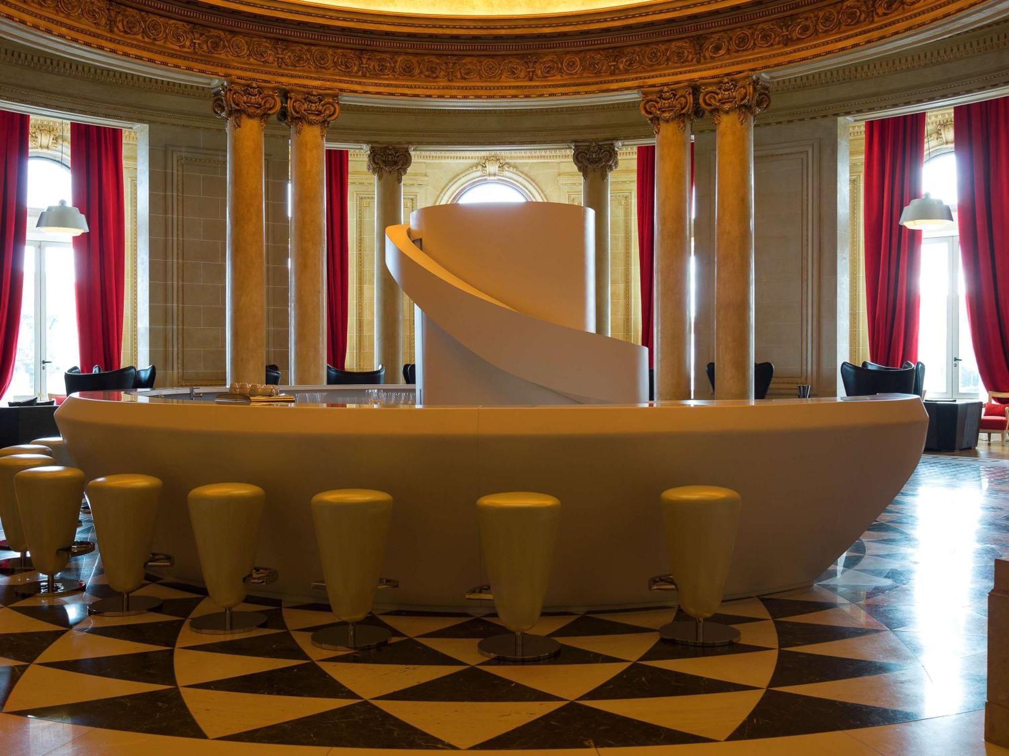 Sofitel Montevideo Casino Carrasco & Spa Ngoại thất bức ảnh The bar at the Hotel de Crillon